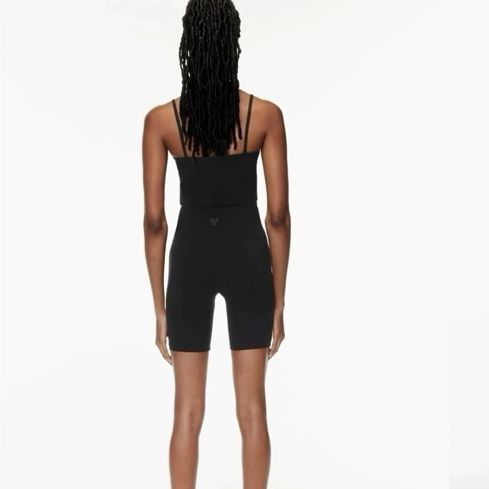 Aritzia tnaction hi